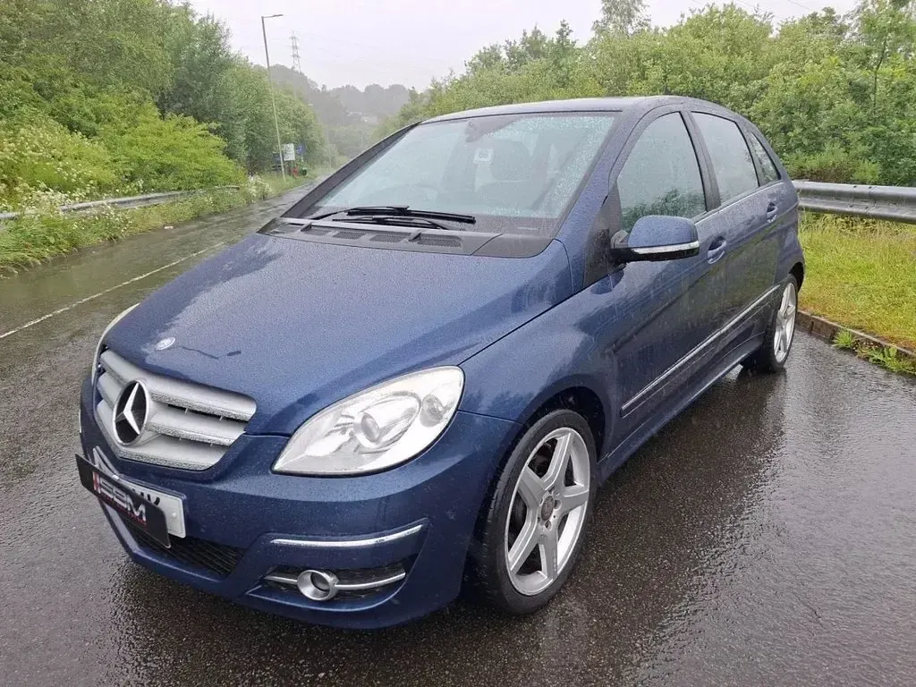 Used Mercedes B180 109 HP (80 kW) 2011 Blue Hatchback