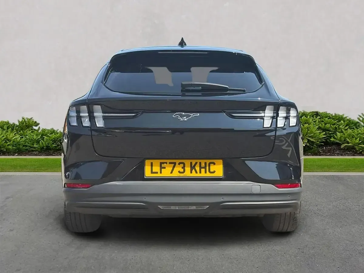 Used Ford Mustang Select 269 HP (197 kW) 2024 Black Hatchback