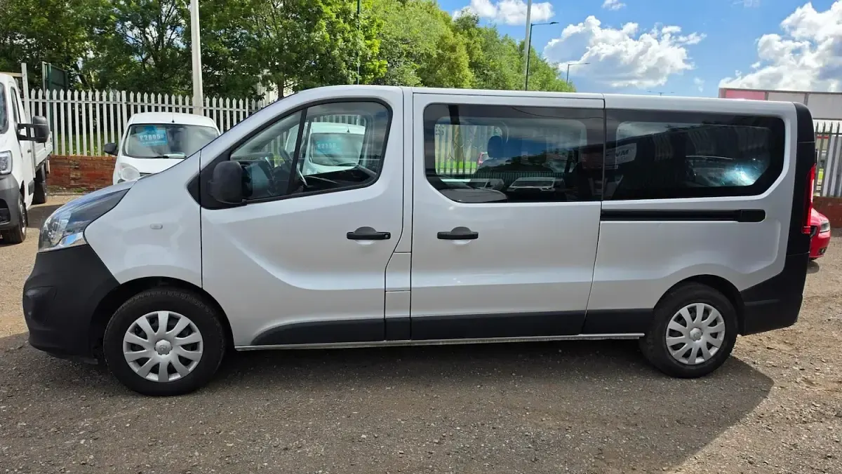 Used Vauxhall Vivaro 120 HP (88 kW) 2019 Silver MPV