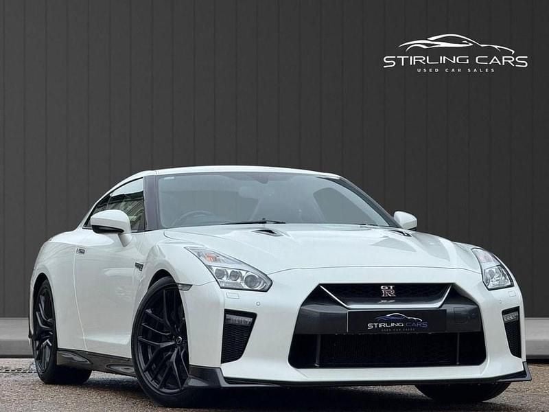 Used Nissan GT-R Recaro 570 HP (419 kW) 2018 White Coupe