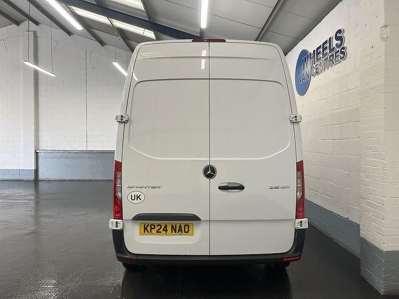 Begagnad Mercedes Sprinter Premium 2024 Vit Van