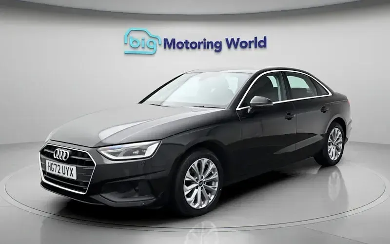 Usado Audi A4 163 CV (119 kW) 2023 Negro Berlina