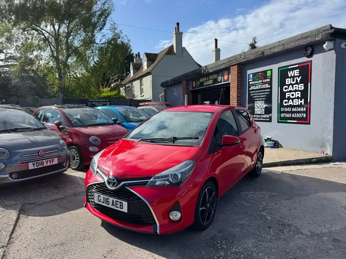 Usado Toyota Yaris Design 2016 Vermelho Citadino