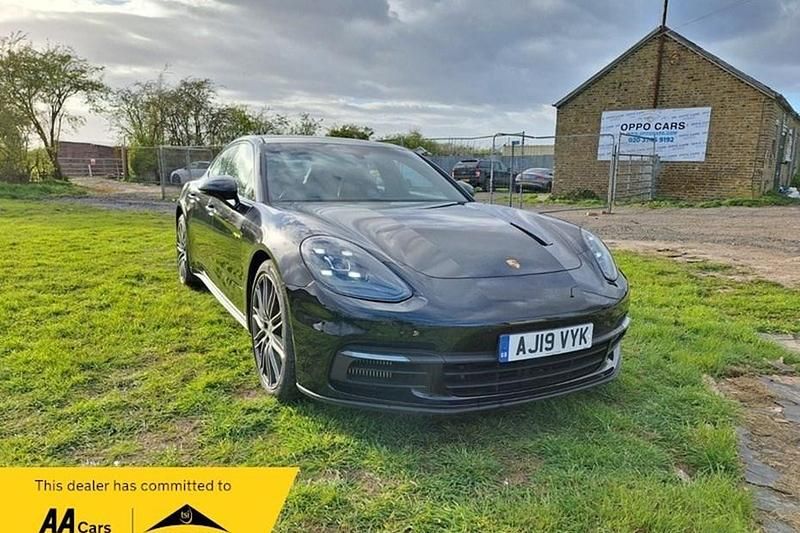 Used Porsche Panamera 462 HP (339 kW) 2019