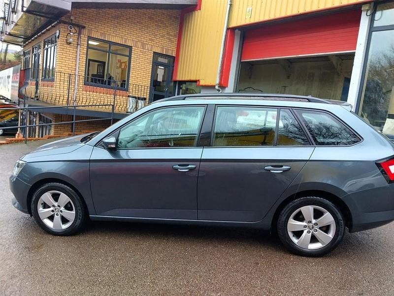 Used Skoda Fabia SE 95 HP (69 kW) 2018 Grey Estate