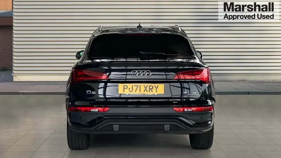 Used Audi Q5 Comfort 204 HP (150 kW) 2022 Black SUV