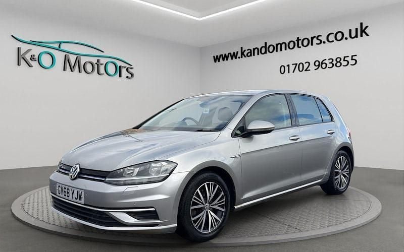 Used VW Golf VII SE 131 HP (96 kW) 2018 Silver Hatchback