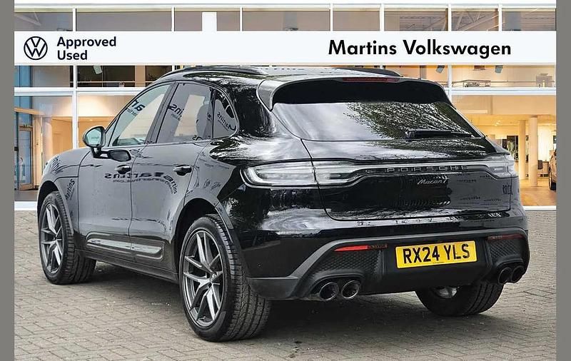 Used Porsche Macan 261 HP (191 kW) 2024 Black SUV