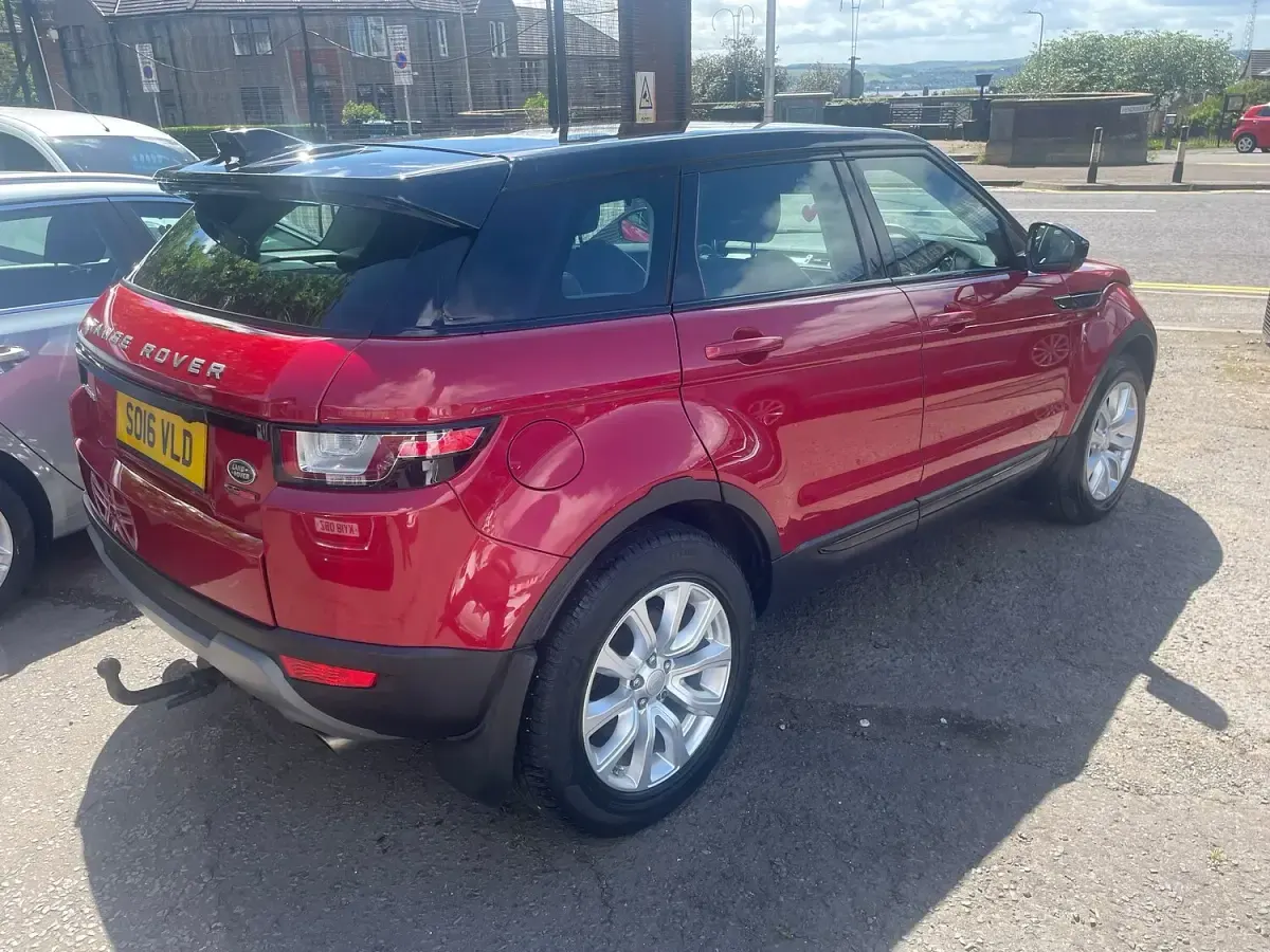 Used Land Rover Range Rover evoque SE 2016 Red Estate