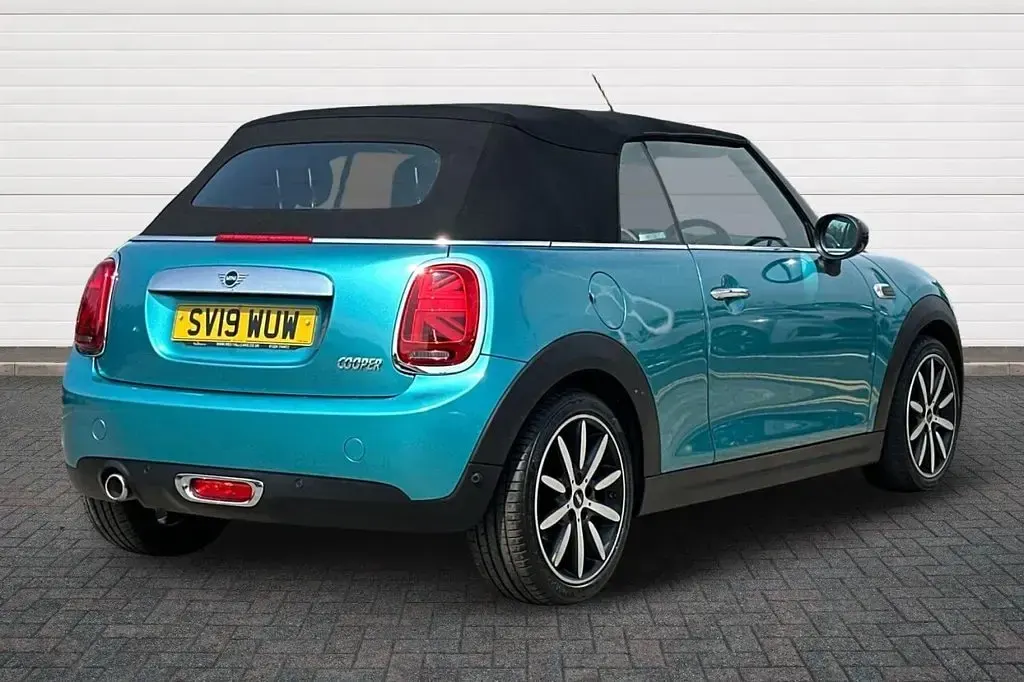 Used Mini Cooper Cabriolet Exclusive 136 HP (100 kW) 2019 Blue Cabriolet