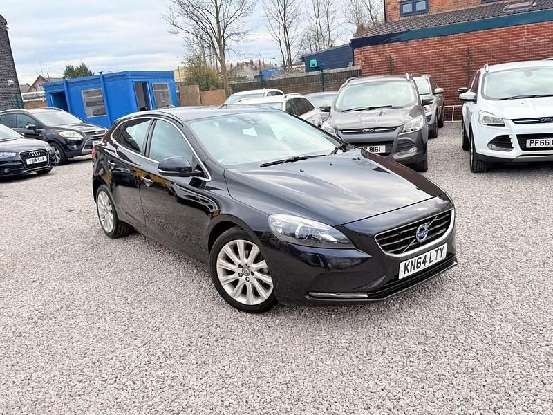 Black Used 2014 Volvo V40 SE Lux Hatchback | £4,995 (Fair price) - Image 1/4