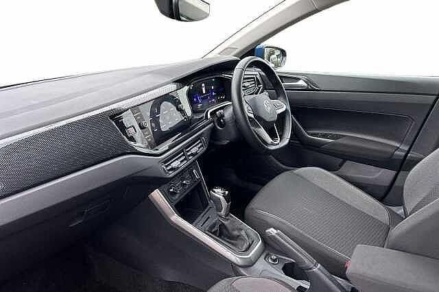 Used VW Polo Life 95 HP (69 kW) 2025 Blue Hatchback
