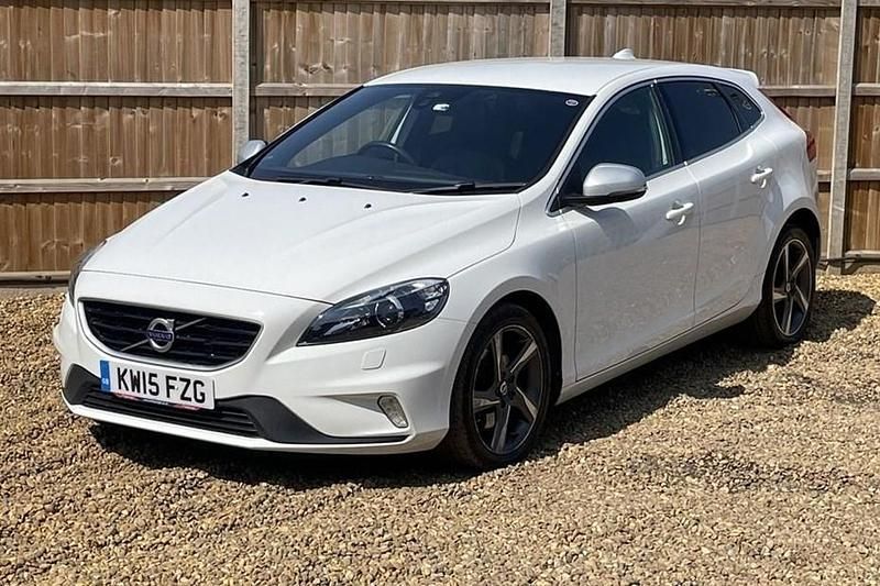 White Used 2015 Volvo V40 R-Design Estate | £8,800 (Good price) - Image 1/1