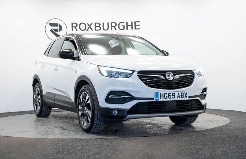 White Used 2019 Vauxhall Grandland X SRi SUV | £12,790 (Fair price) - Image 1/4