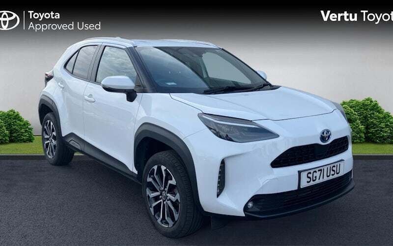 Used 2025 Toyota Yaris Hybrid Design Estate | £18,116 (Super price) - Image 1/4