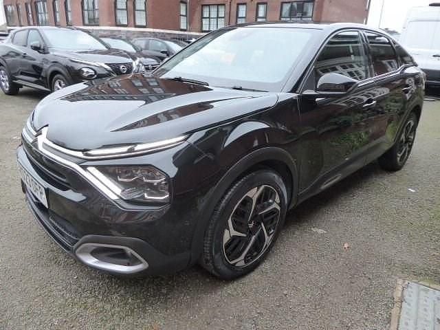 Używany Citroën C4 Shine 130 KM (95 kW) 2023 Czarny Hatchback