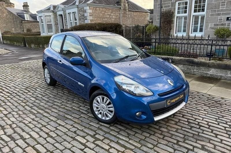 Used Renault Clio II 75 HP (55 kW) 2011 Blue Hatchback