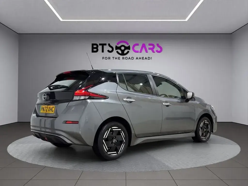 Usado Nissan Leaf Acenta 110 kW (150 HP) 2022 Cinzento Citadino