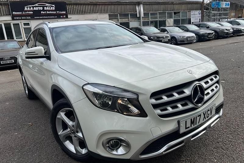 White Used 2017 Mercedes GLA200 SUV | £10,995 (Good price) - Image 1/1