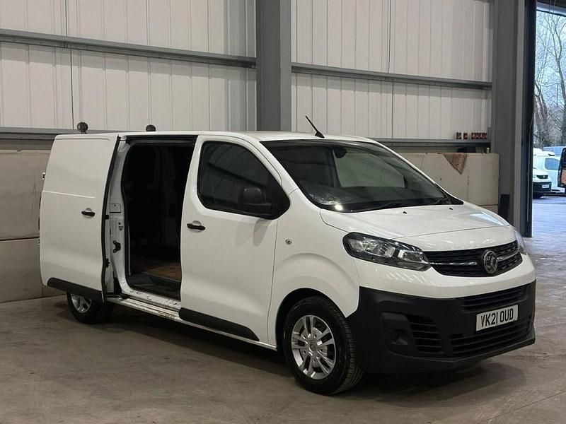 Used Vauxhall Vivaro 100 HP (73 kW) 2021 White MPV