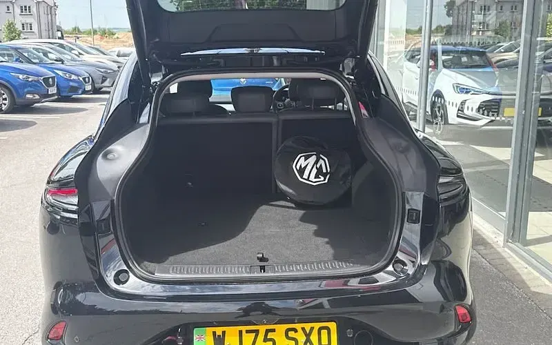 Used MG IM6 553 kW (752 HP) 2025 Black SUV