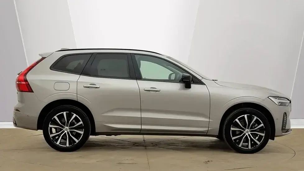 Usado Volvo XC60 Ultra 250 HP (183 kW) 2025 Prateado SUV