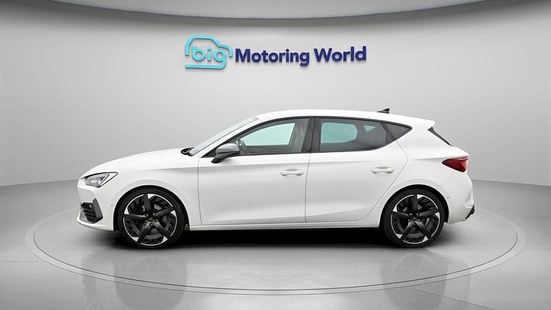Used Cupra Leon VZ3 310 HP (228 kW) 2022 White Hatchback