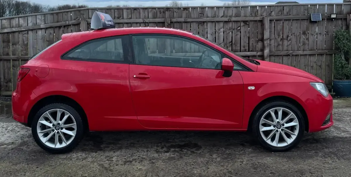 Usado Seat Ibiza 2014 Rojo Utilitario