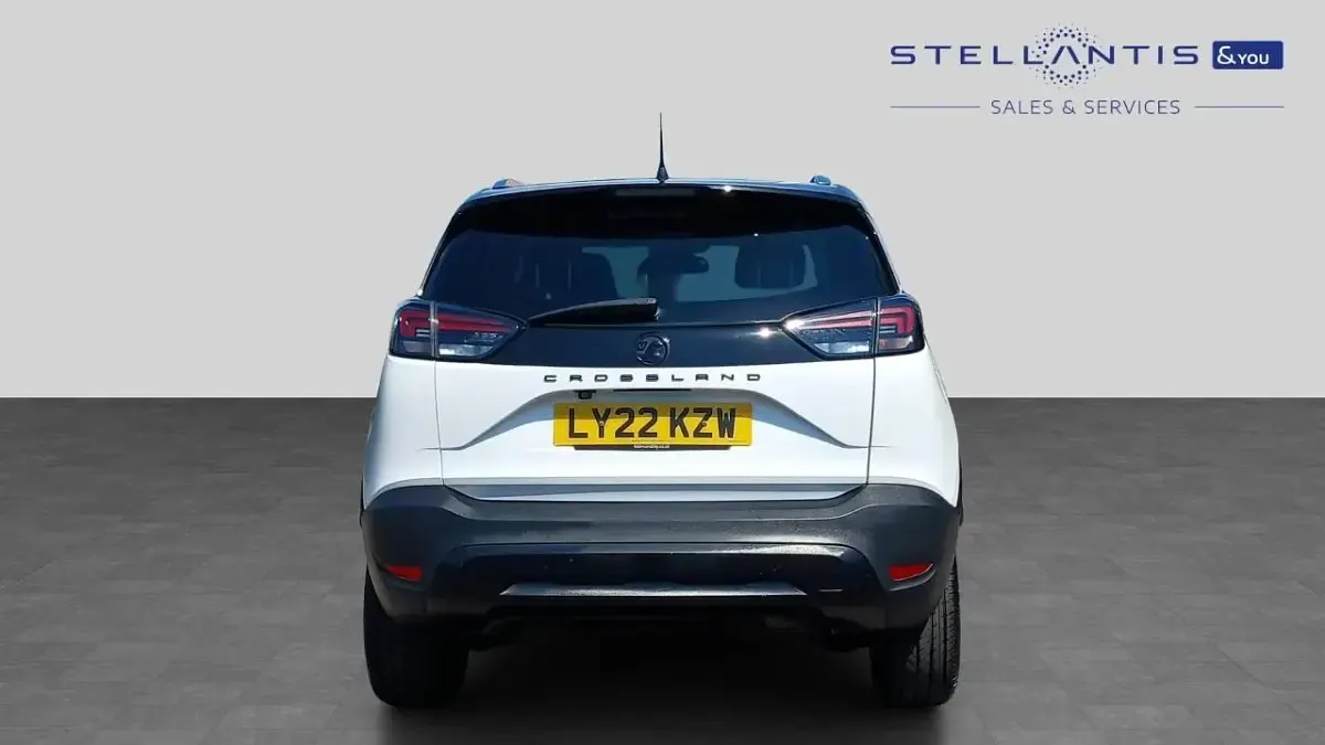 Used Vauxhall Crossland Ultimate 108 HP (79 kW) 2022 White SUV