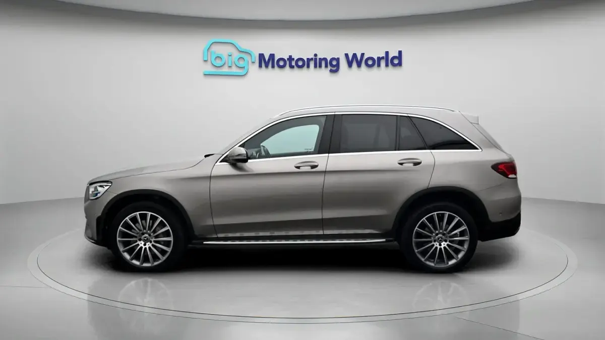 Used Mercedes GLC300de AMG line 302 HP (222 kW) 2022 Silver SUV