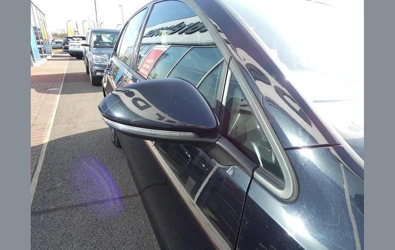 Used VW Golf VII SE 123 HP (90 kW) 2018 Black Hatchback