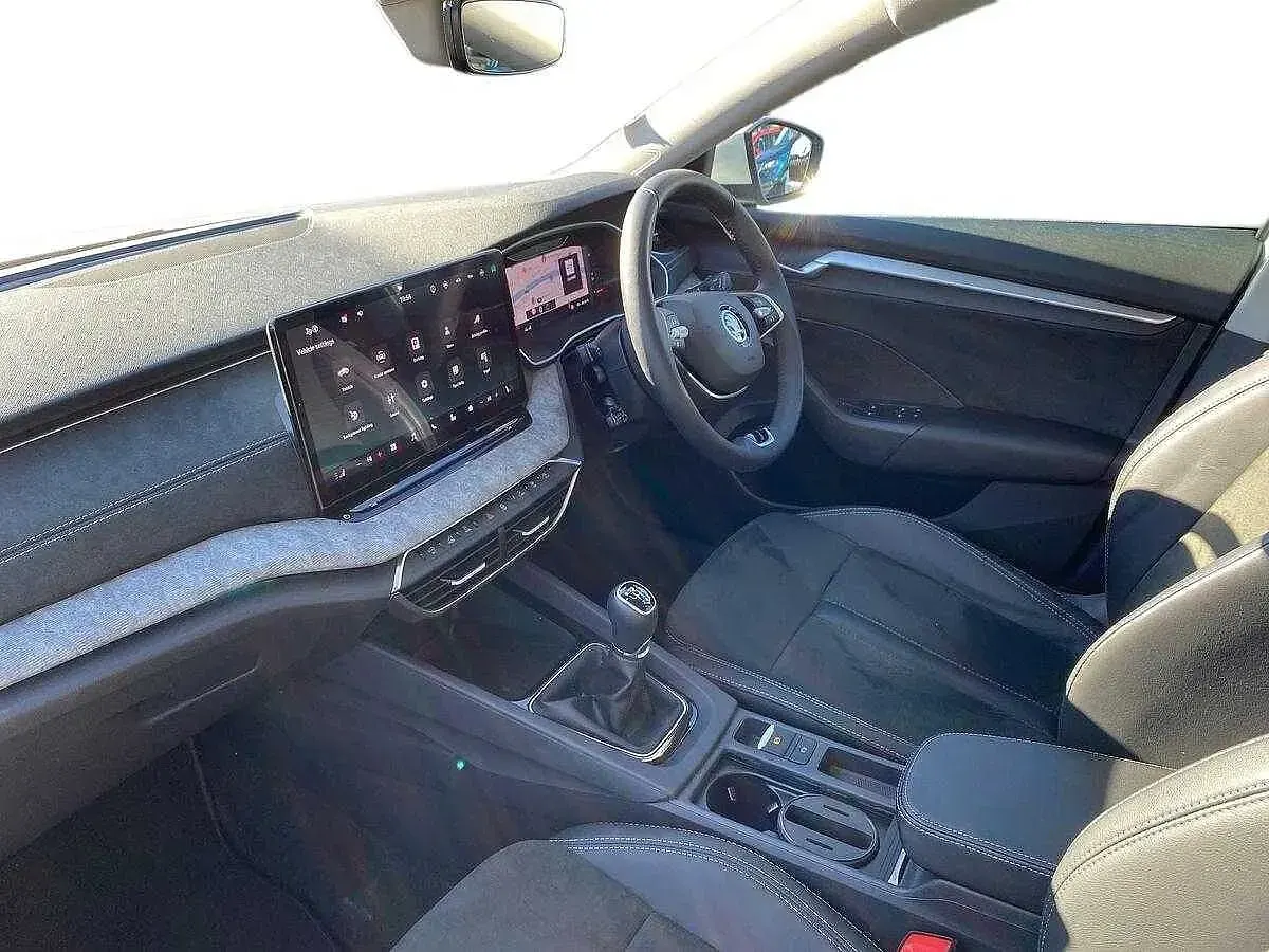 Begagnad Skoda Octavia First Edition 150 HK (110 kW) 2024 Vit Kombi