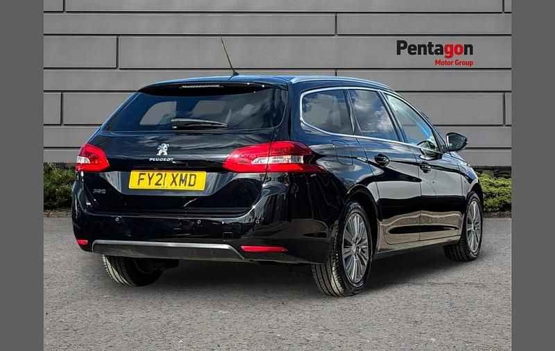 Used Peugeot 308 SW Allure 128 HP (94 kW) 2021 Black Estate
