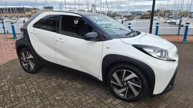 Used Toyota Aygo X 72 HP (52 kW) 2024 White SUV