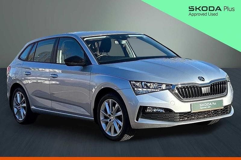 Brilliant silver metallic Used 2019 Skoda Scala SE Hatchback | £9,900 (Fair price) - Image 1/4