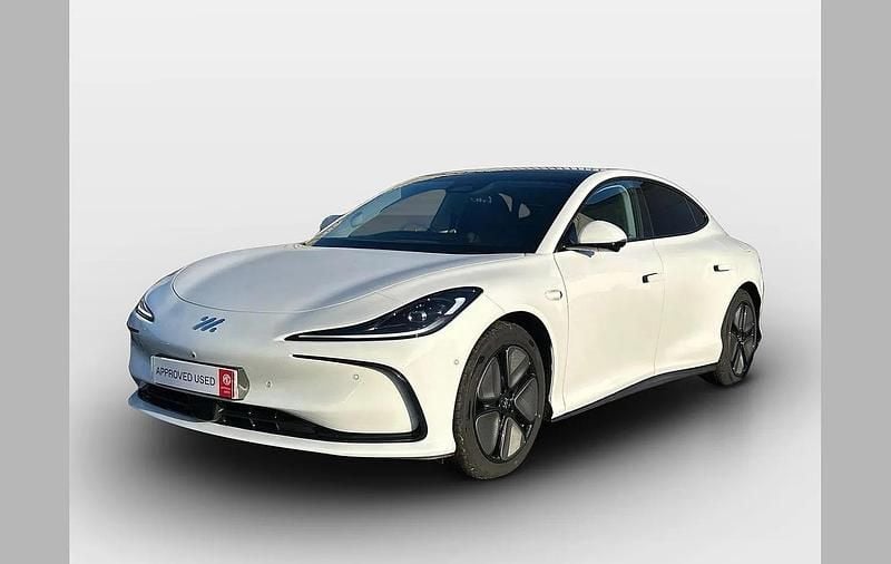 Used MG IM5 300 kW (408 HP) 2025 White Hatchback