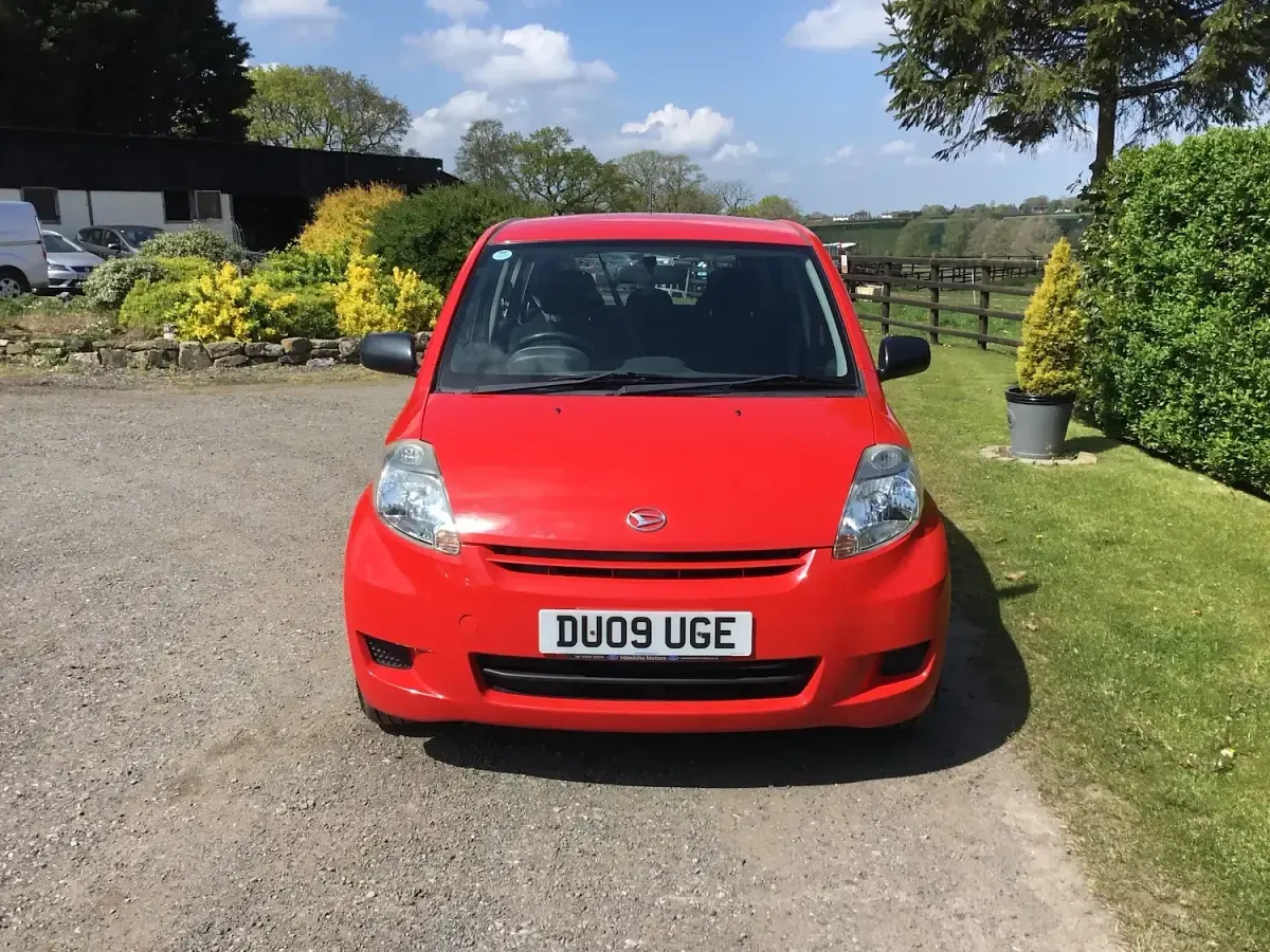 Used Daihatsu Sirion 69 HP (50 kW) 2009 Red Hatchback