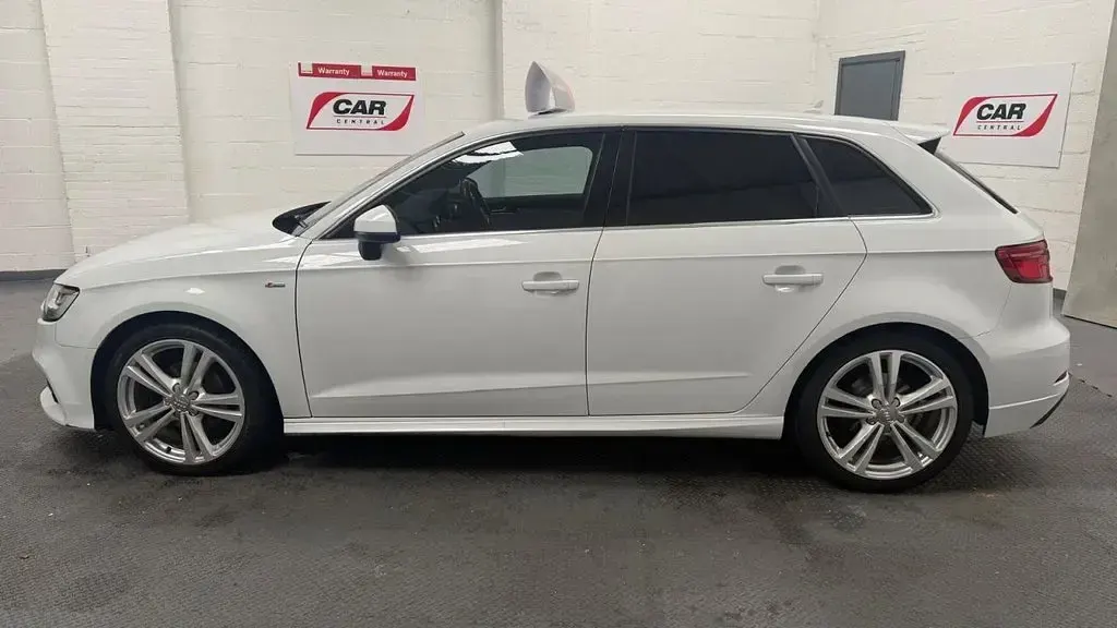 Used Audi A3 S-Line 184 HP (135 kW) 2017 White Hatchback