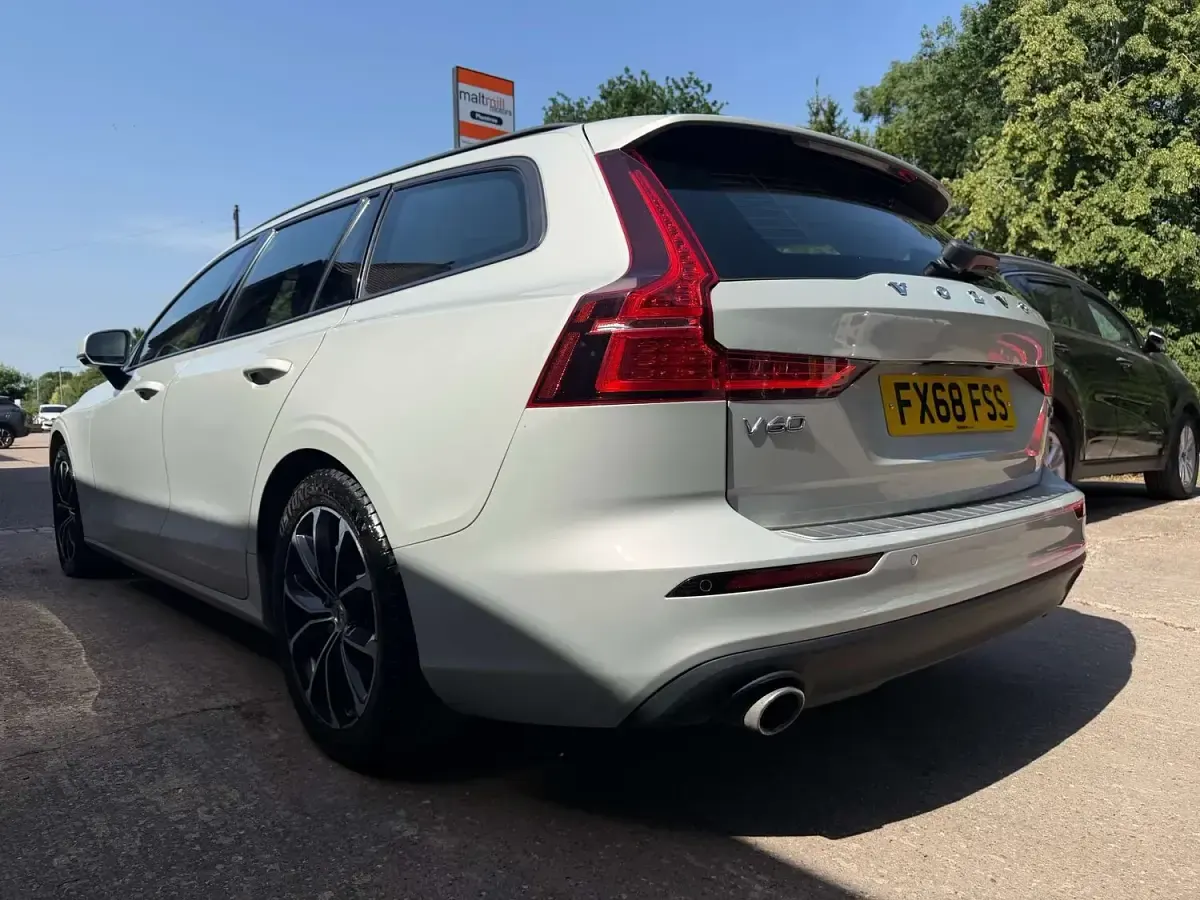 Used Volvo V60 Momentum 2018 Gold Estate