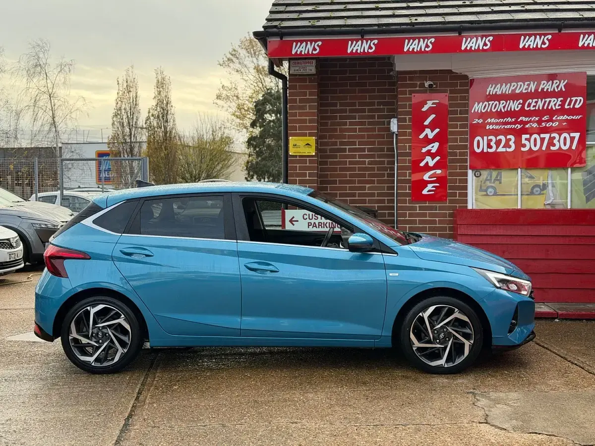 Used Hyundai i20 Premium 2022 Turquoise Hatchback