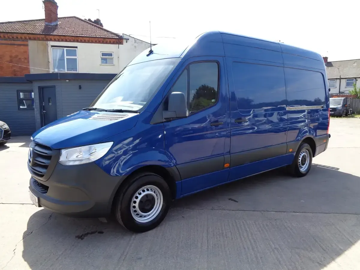 Used Mercedes Sprinter Progressive 150 HP (110 kW) 2021 Blue Van
