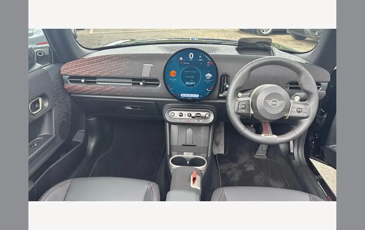 Usado Mini Cooper Cabriolet Sport 161 HP (118 kW) 2025 Preto Cabrios