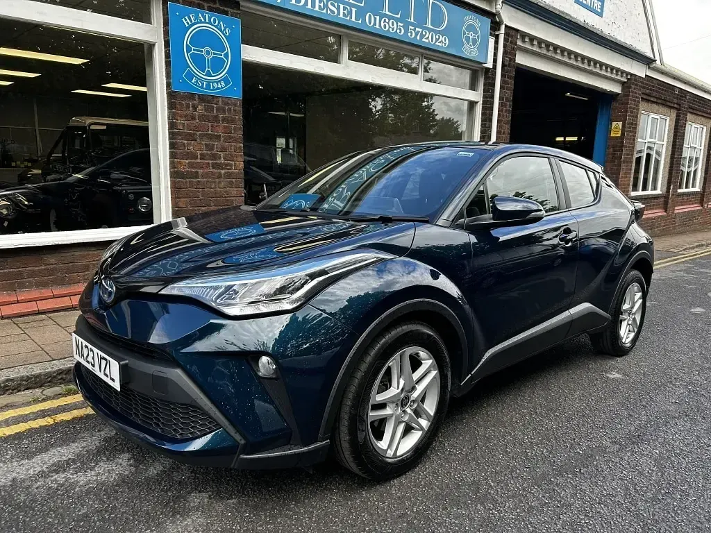 Used Toyota C-HR 122 HP (89 kW) 2023 Blue SUV