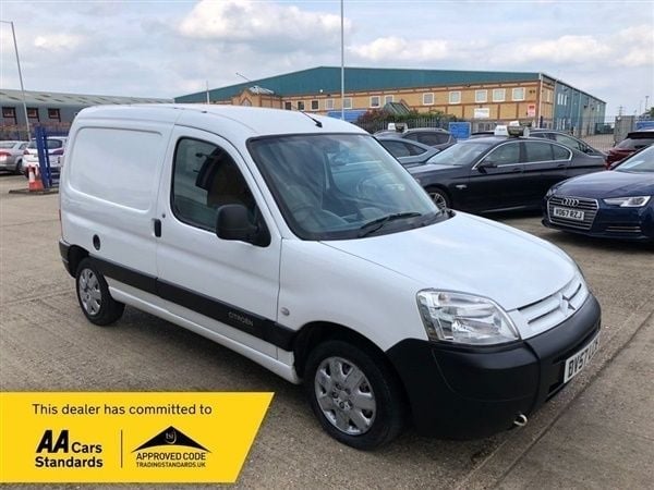White Used 2007 Citroën Berlingo MPV | £2,357 (Fair price) - Image 1/1