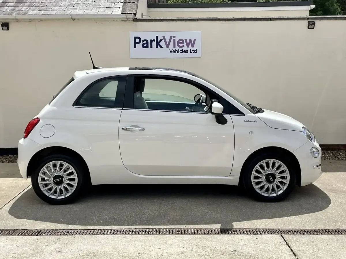 Used Fiat 500 Dolcevita 70 HP (51 kW) 2022 White Hatchback