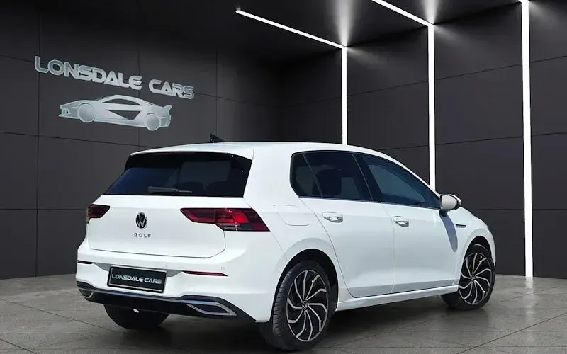 Usado VW Golf VIII Edition 131 HP (96 kW) 2023 Branco Citadino