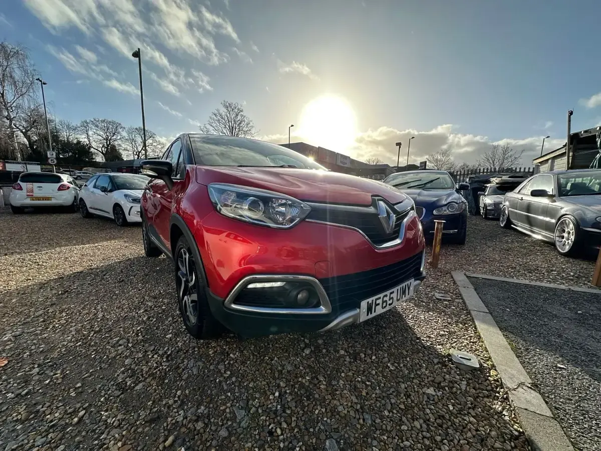 Second-hand Renault Captur Signature 90 CP (66 kW) 2015 Roșu SUV