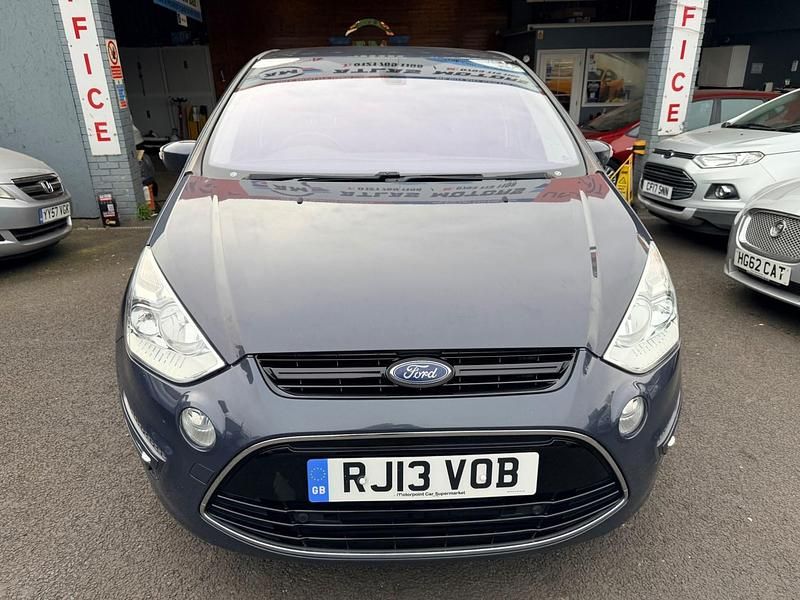 Usado Ford S-MAX Titanium 140 HP (102 kW) 2013 Cinzento Monovolume