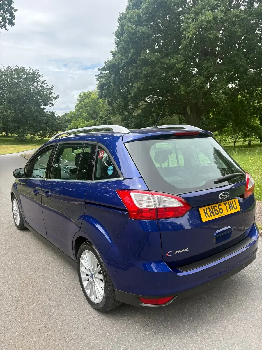Used Ford Grand C-Max Titanium 118 HP (86 kW) 2016 Blue MPV
