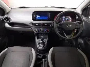 Używany Hyundai i10 Advanced 79 KM (58 kW) 2024 Biały Hatchback